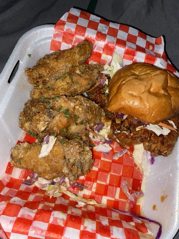 Belly's Sliders & Wings
