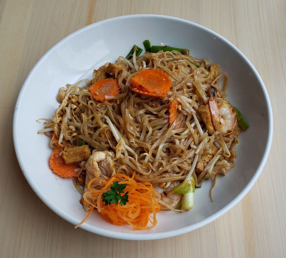 Seasoning Thai Bistro - Elmwood