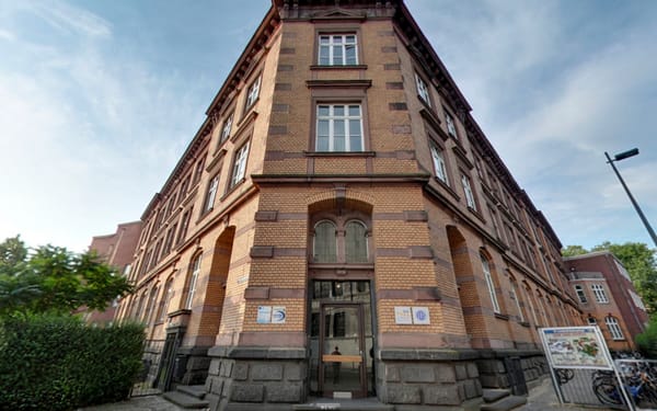 Gymnasium St. Leonhard - Junior High & High Schools - Jesuitenstr. 9 ...