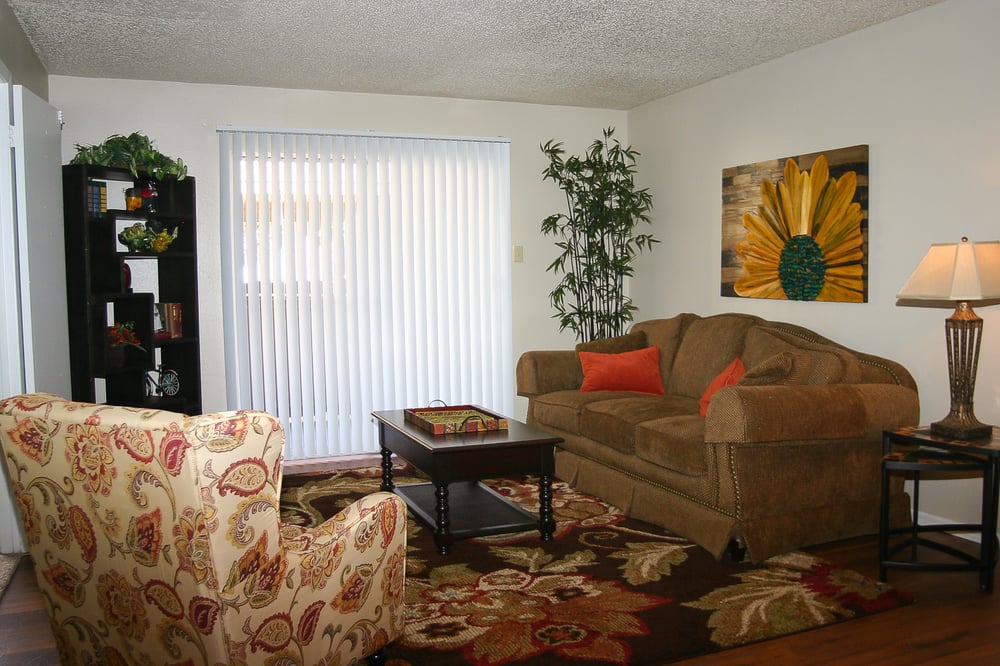 Crescentwood Apartments