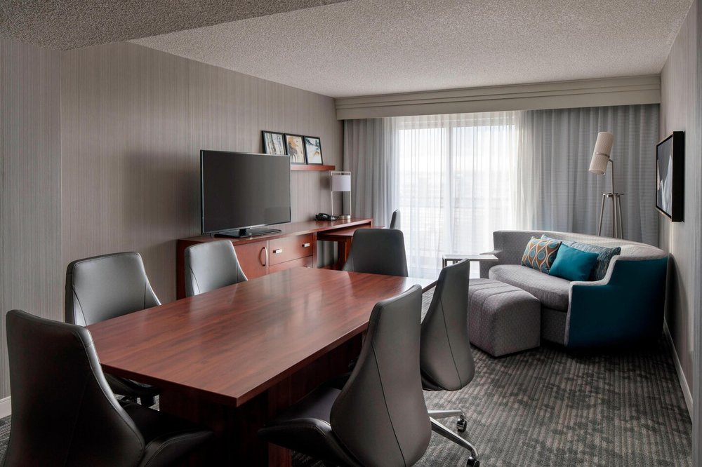 Courtyard by Marriott Denver Airport Photo