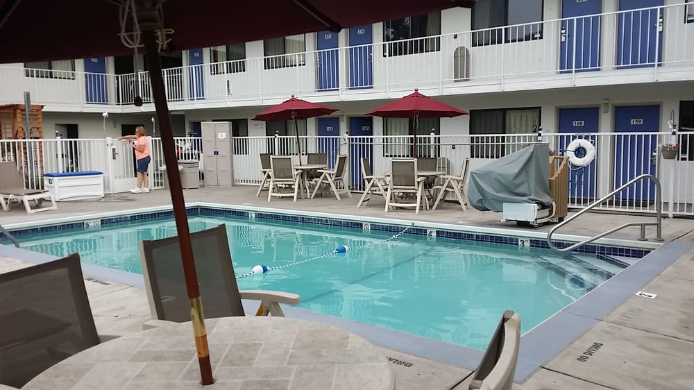 Motel 6 77 Photos & 61 Reviews Hotels 950 Alba Dr, Medford, OR