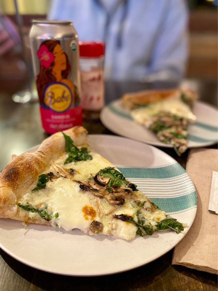 Thunderbolt Pizza