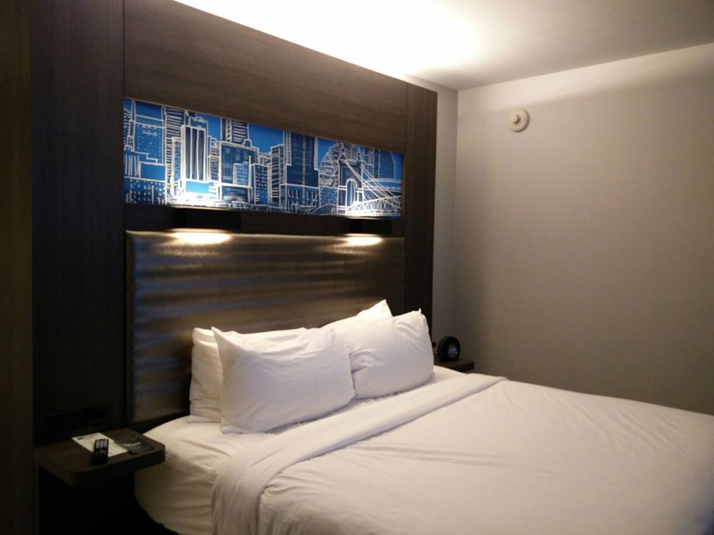 Headboard Is Built Into The Wall Yelp Photo Of Aloft Newport On The Levee Ky United States Headboard