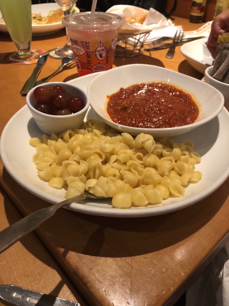 Kids Small Ss With Meat Sauce On The Side Yelp Photo Of Olive Garden Italian Restaurant Minot Nd United States Kids Small