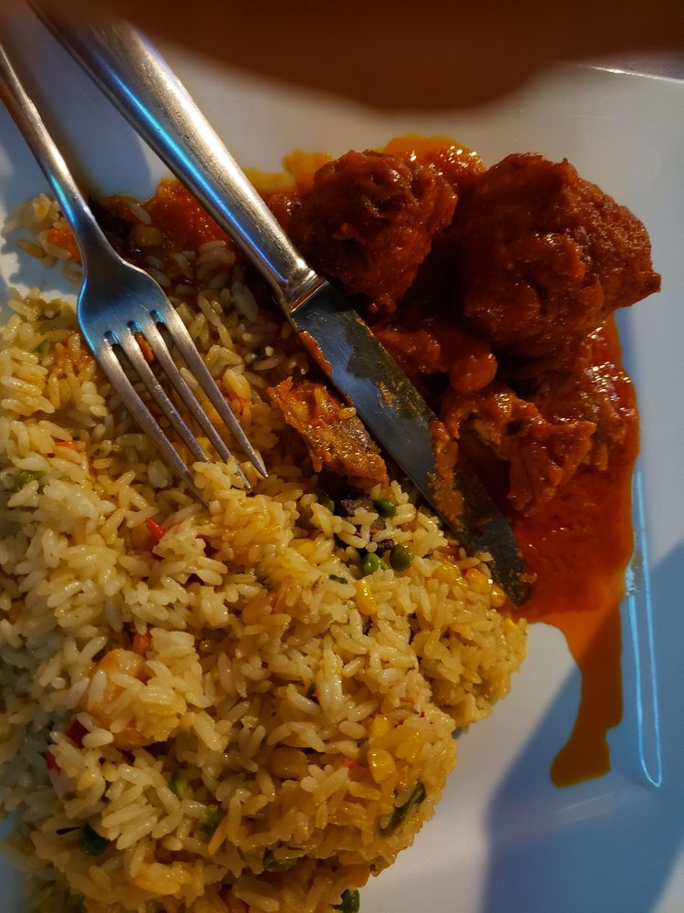 Lolas Restaurant and Lounge
