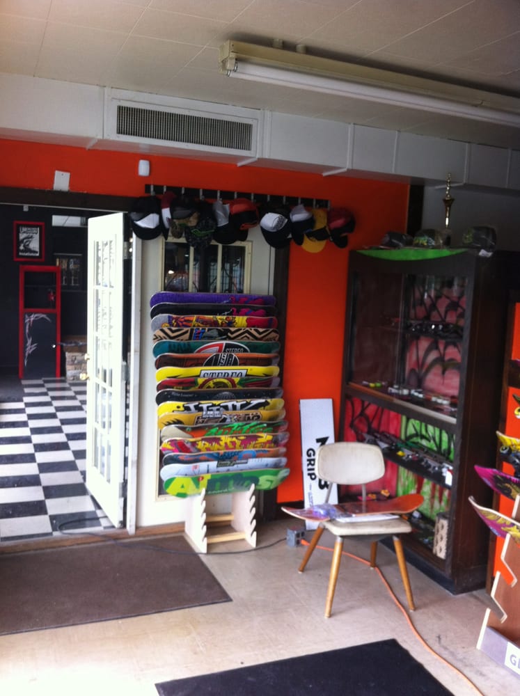 El Barrio Skate Sporting Goods 1234 Montlieu Ave High Point El Barrio Skate Sporting Goods 1234 Montlieu Ave High Point Nc Phone Number Yelp
