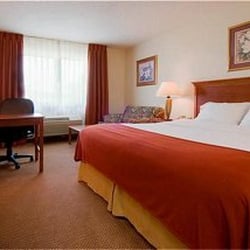 Holiday Inn Express Chelsea Hotels 1540 Commerce Park Dr Photo Of Holiday Inn Express Chelsea Mi United States