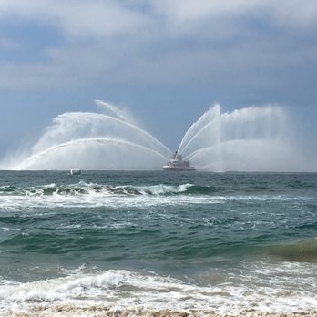 Huntington State Beach 646 Photos 192 Reviews Beaches 21601 Photo Of Huntington State Beach Ca United States Fire Boat