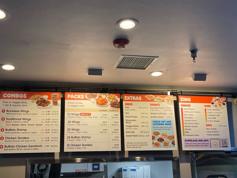 Hoots Wings by Hooters