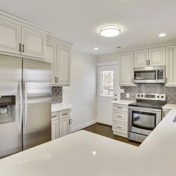 Mistry Construction Request A Quote 62 Photos Decks Railing Photo Of Mistry Construction Waldorf Md United States Kitchen With Crown Molding