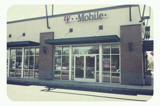 T-Mobile (Mall 205) Next to Target - Yelp