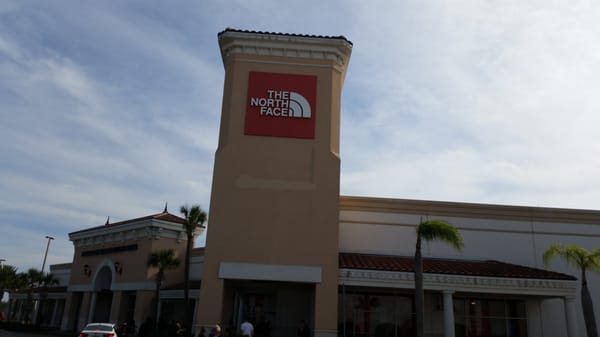 The north face outlet mall The North Face at Outlet Malls Store Locations at Outlet Malls for Outdoor apparel in Arizona. Outlet malls in other states Mall stores by name/brand Mall stores by category Special offers & deals Mobile version of this page. Share: Email to a friend. Tweet.