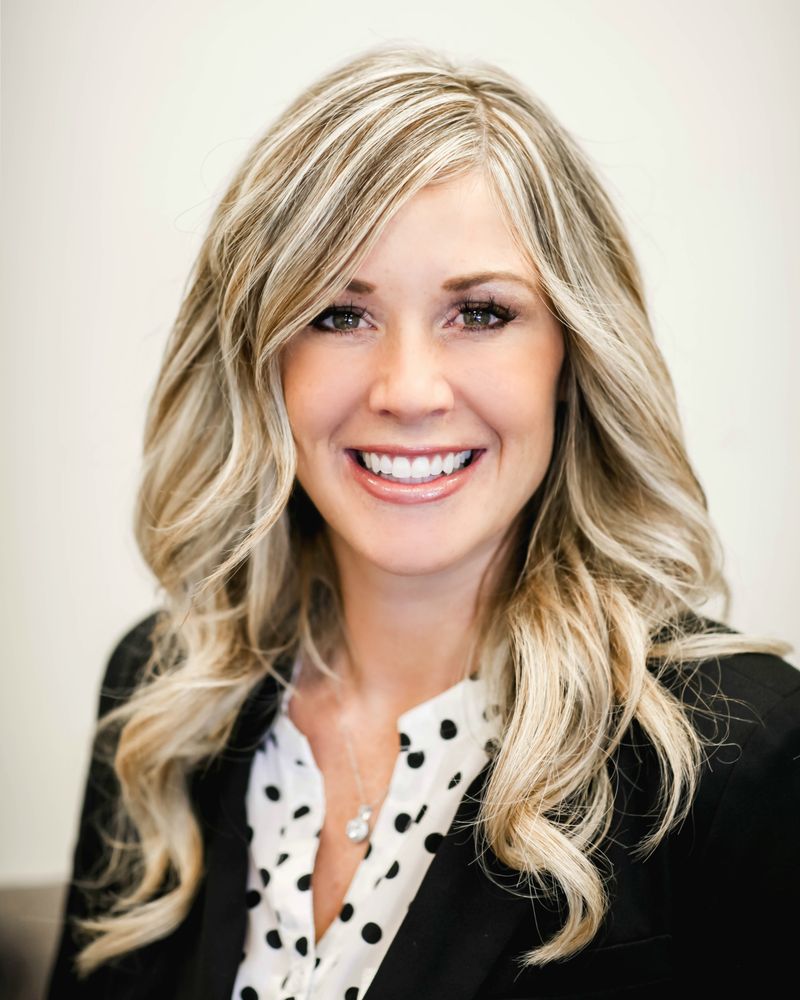 Farmers Insurance - Trisha Hale