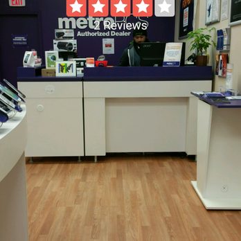Metropcs Mobile Phones 745 W Golf Rd Des Plaines Il Photo Of Metropcs Des Plaines Il United States 1 Location For