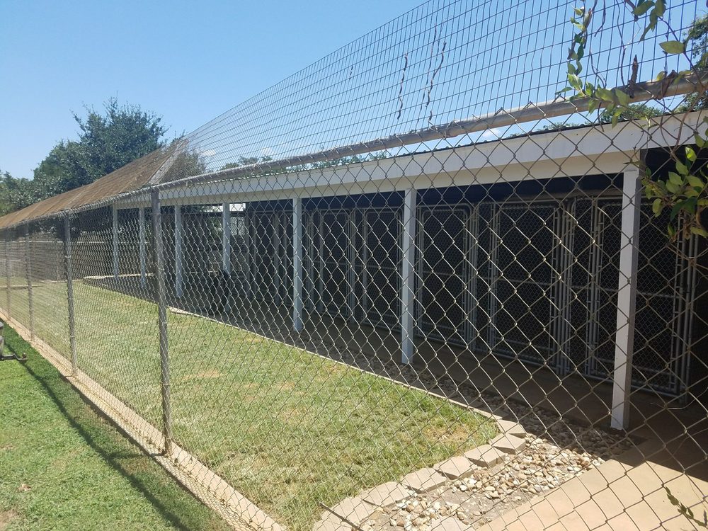 Best Friends Boarding Kennel Pet Groomers 2438A Fm 535, Rosanky, TX