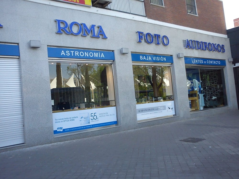 Óptica Roma Eyewear & Opticians Avenida de Monforte de Lemos, 101