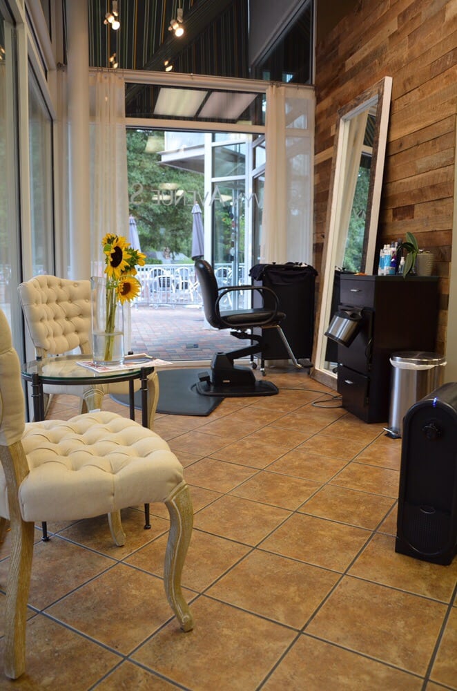 Selwyn Avenue Salon