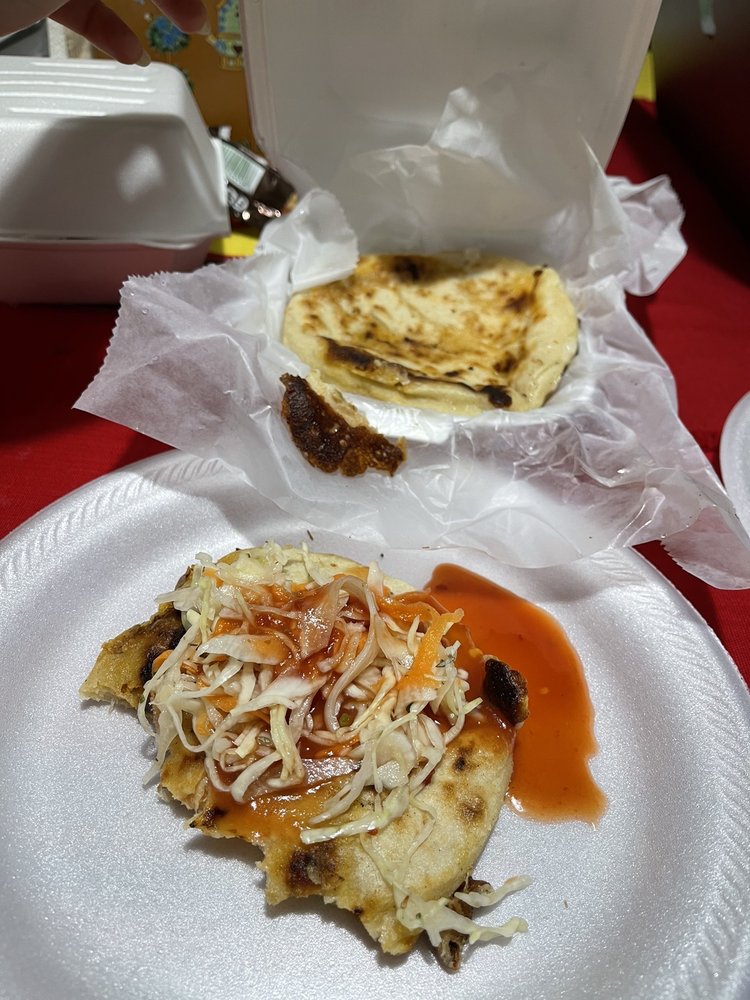 Pupuseria Doña Azucena