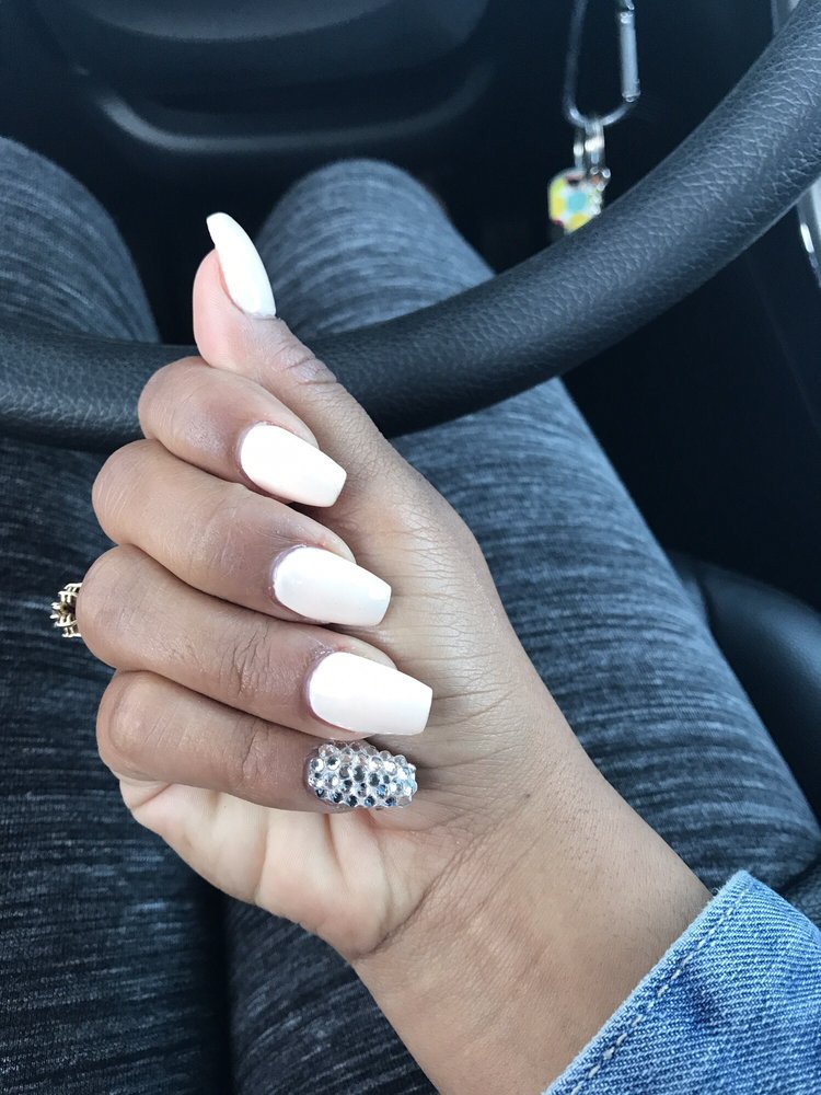 Queen Nails 106 Photos & 42 Reviews Nail Salons 16900 Lakewood