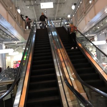 Old Navy 71 Photos 110 Reviews Fashion 150 W 34th St Photo Of Old Navy New York Ny United States 3 Levels