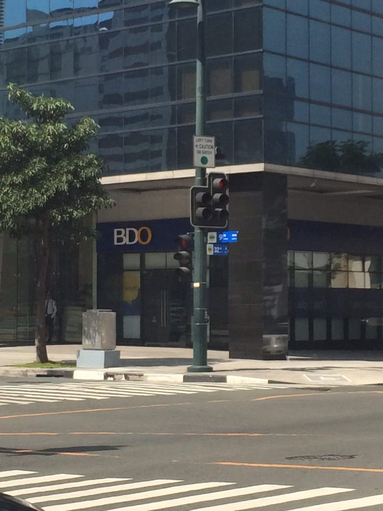 Banco De Oro BDO Banks & Credit Unions 32nd Street, Taguig City