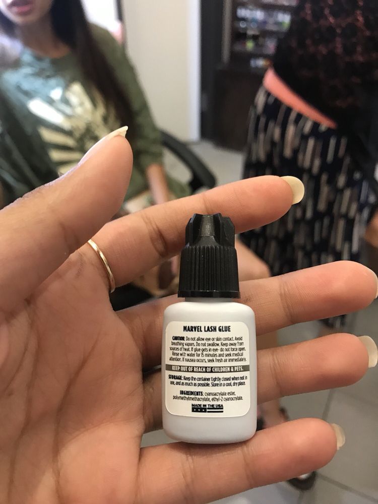 Lumi Garnet Wellness Nail Bar
