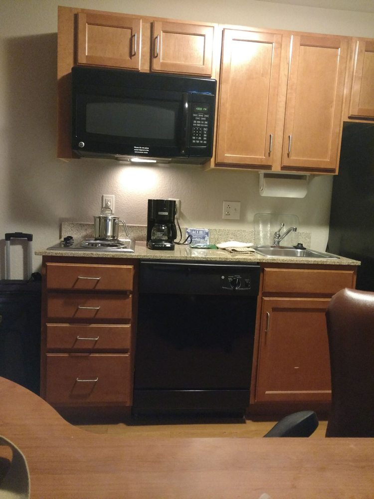 Candlewood Suites Kansas City Airport