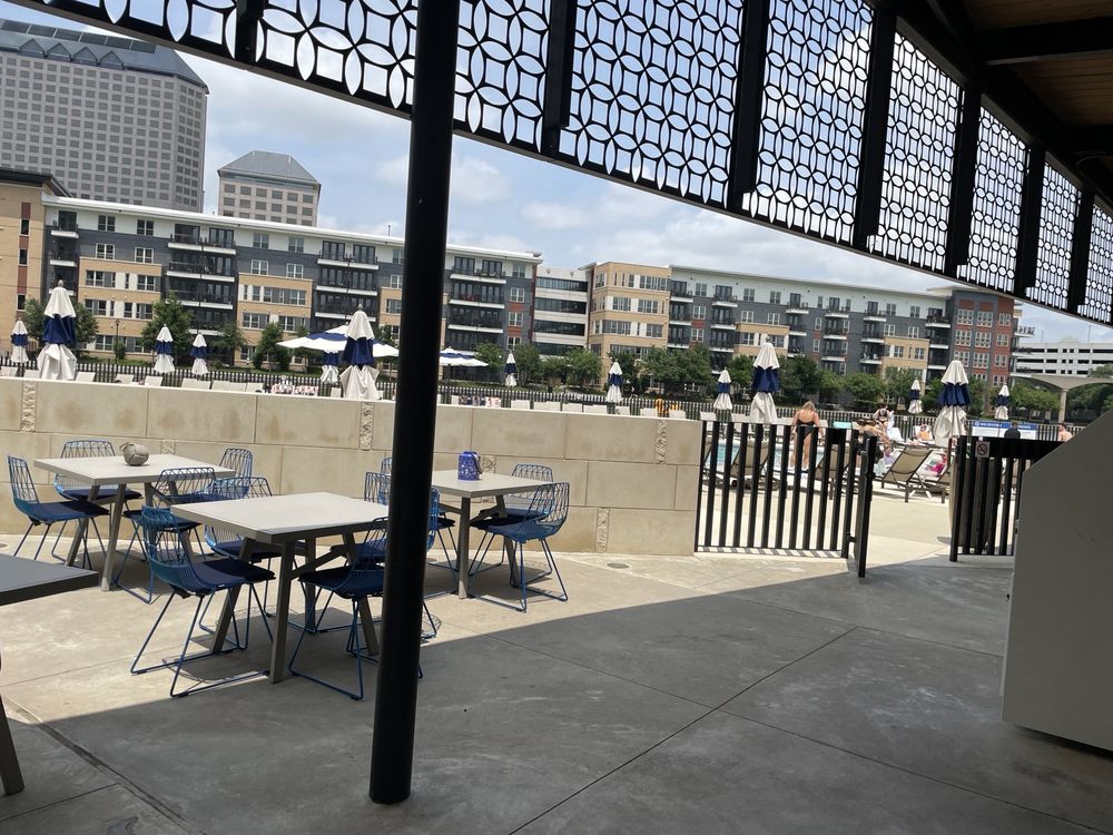 The Lakehouse Waterfront Lounge
