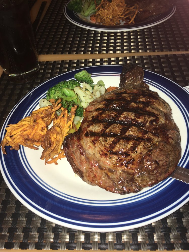 Hollywood Roadhouse