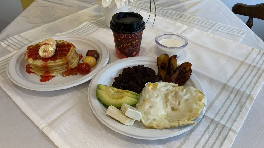 Antojitos Latinos