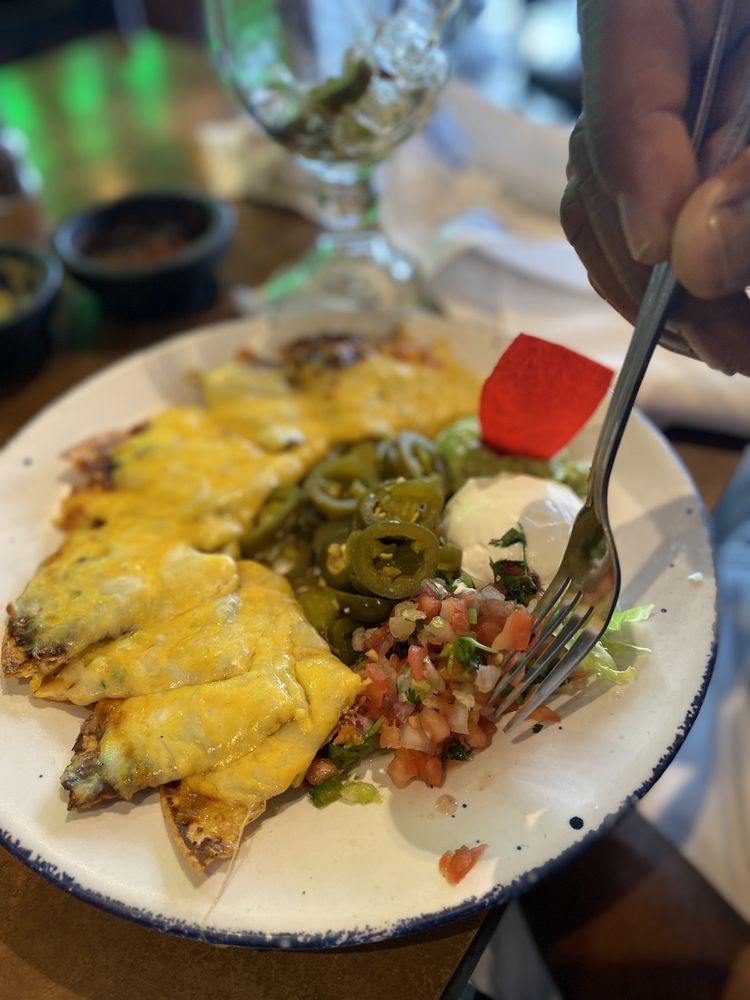 Valencia’s Tex-Mex Garage