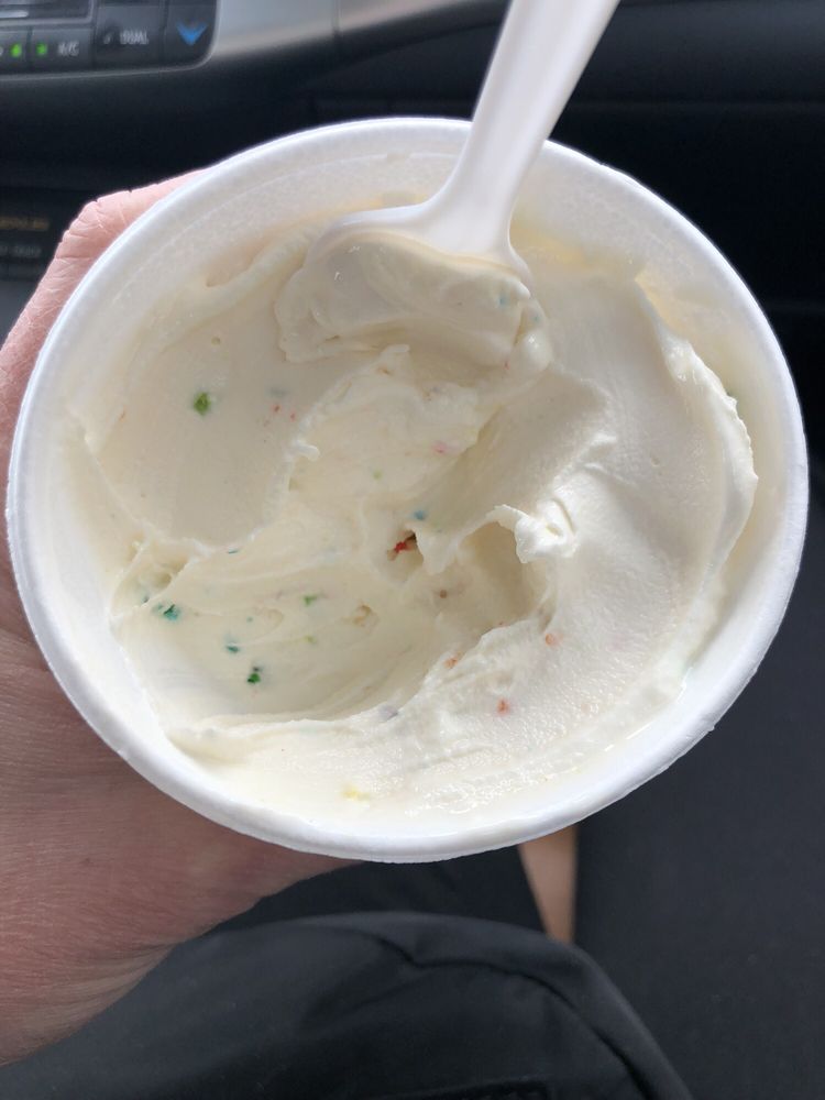 Twistee Treat Ice Cream & Frozen Yogurt 1207 E Washington St, East Peoria, IL Restaurant