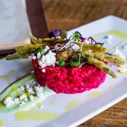 Best Kid Friendly Restaurant Near Beachwood Oh 44122 Last Updated Hook Hoof New American Kitchen And Tail
