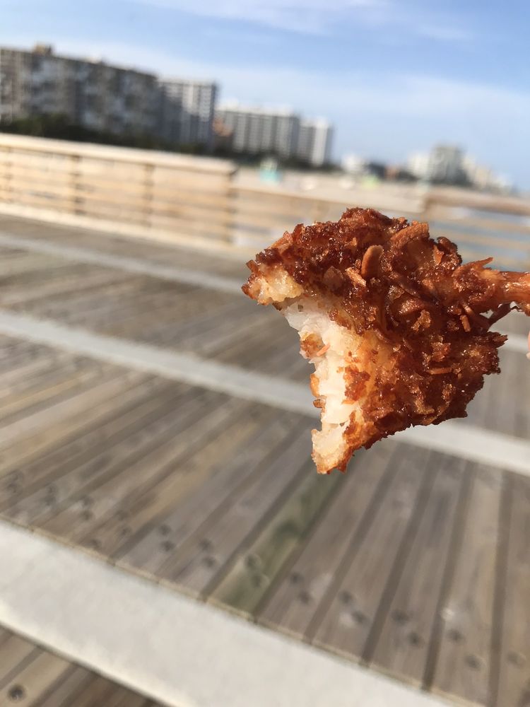 Lucky Fish Beach Bar & Grill