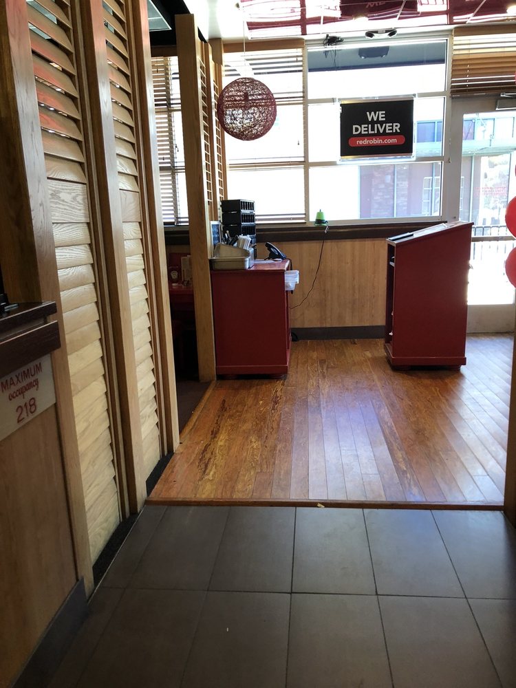 Red Robin Gourmet Burgers and Brews