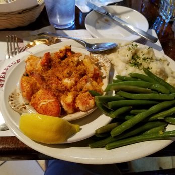 The Quarterdeck Restaurant 135 Photos 320 Reviews Seafood Photo Of The Quarterdeck Restaurant Falmouth Ma United States Lazyman S Lobster