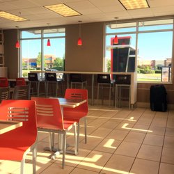 Burger King Fast Food 8581 N Boardwalk Ave Kansas City Mo Photo Of Burger King Kansas City Mo United States Dining Area