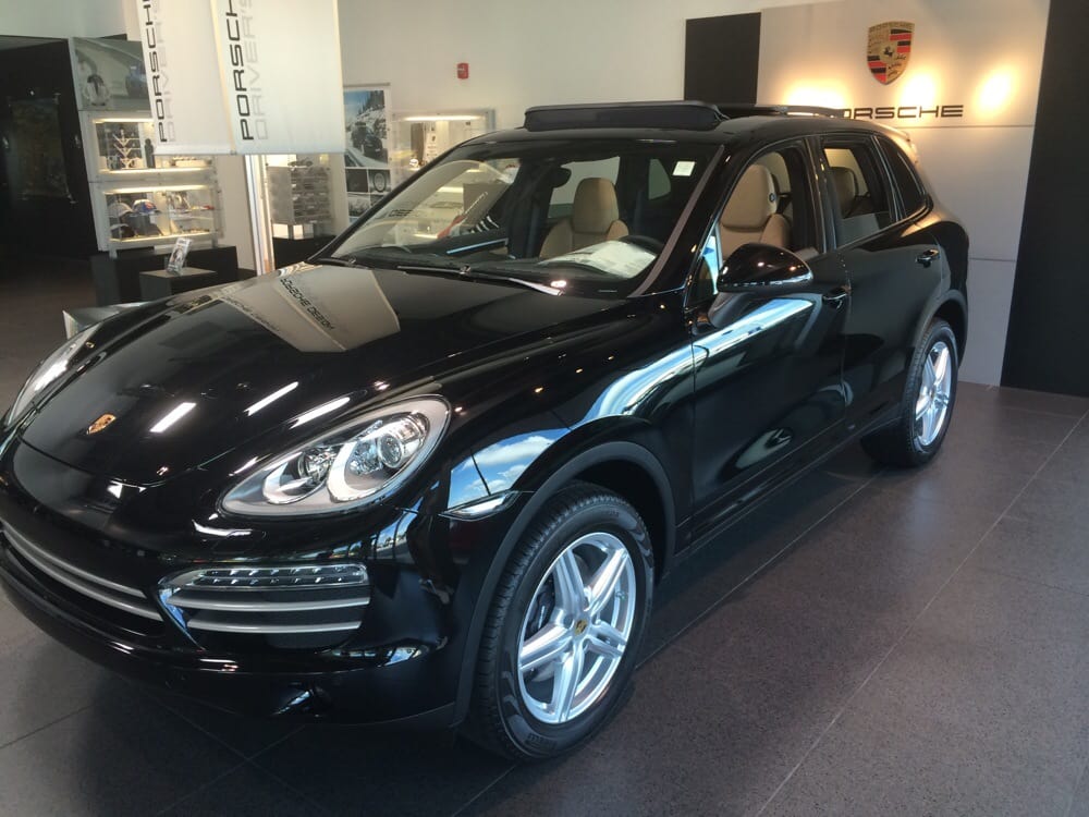 Paramount Volkswagen