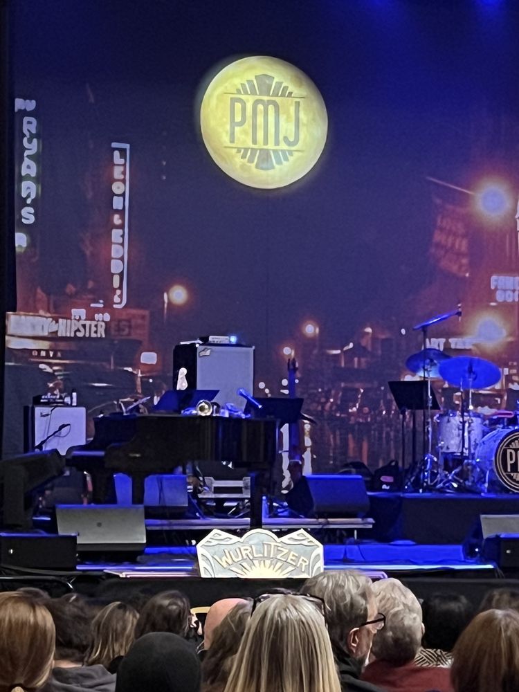 Riviera Theatre