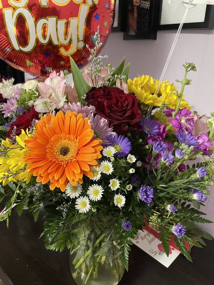 Rae's North Point Florist