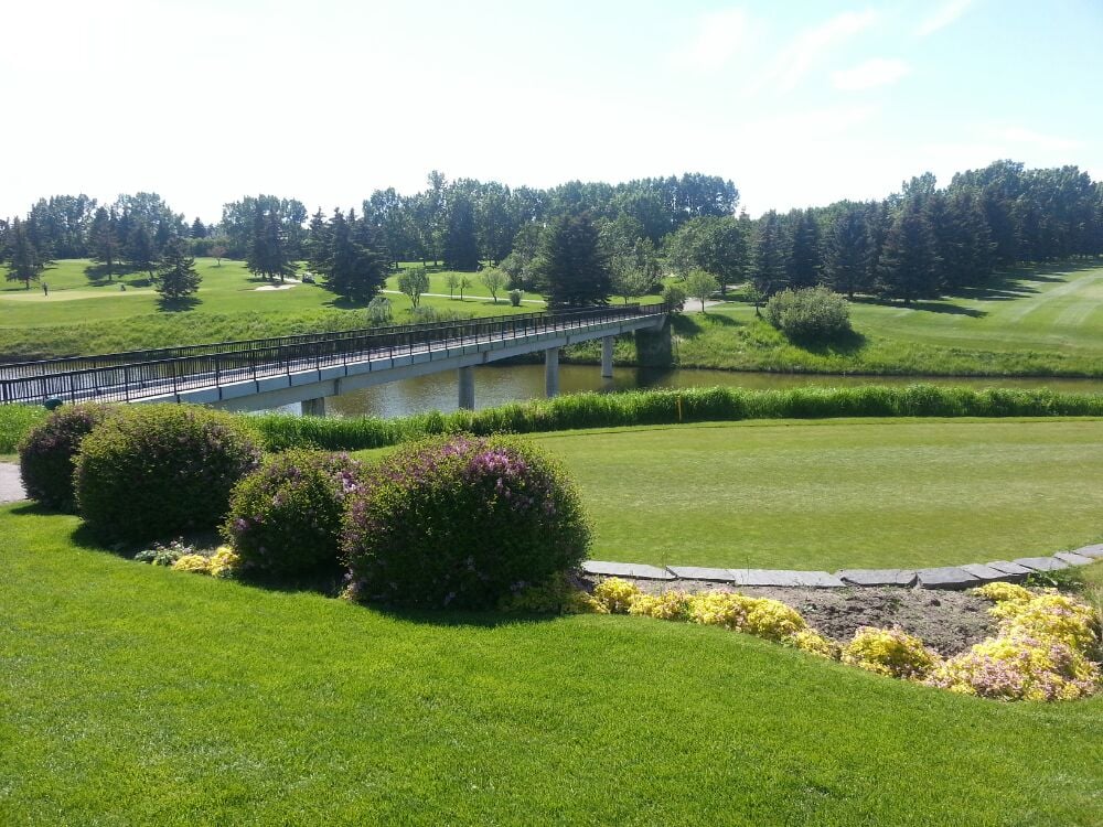 Canyon Meadows Golf & Country Club Golf 12501 14 St SW, Calgary, AB