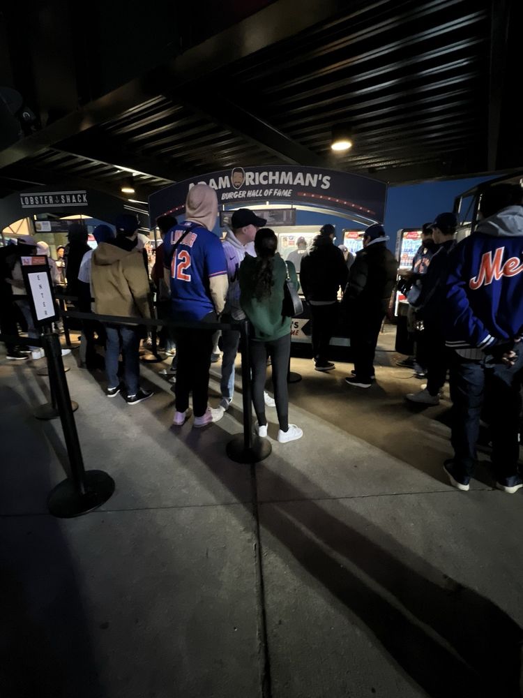 Adam Richman’s Burger Hall Of Fame, Queens Roadtrippers