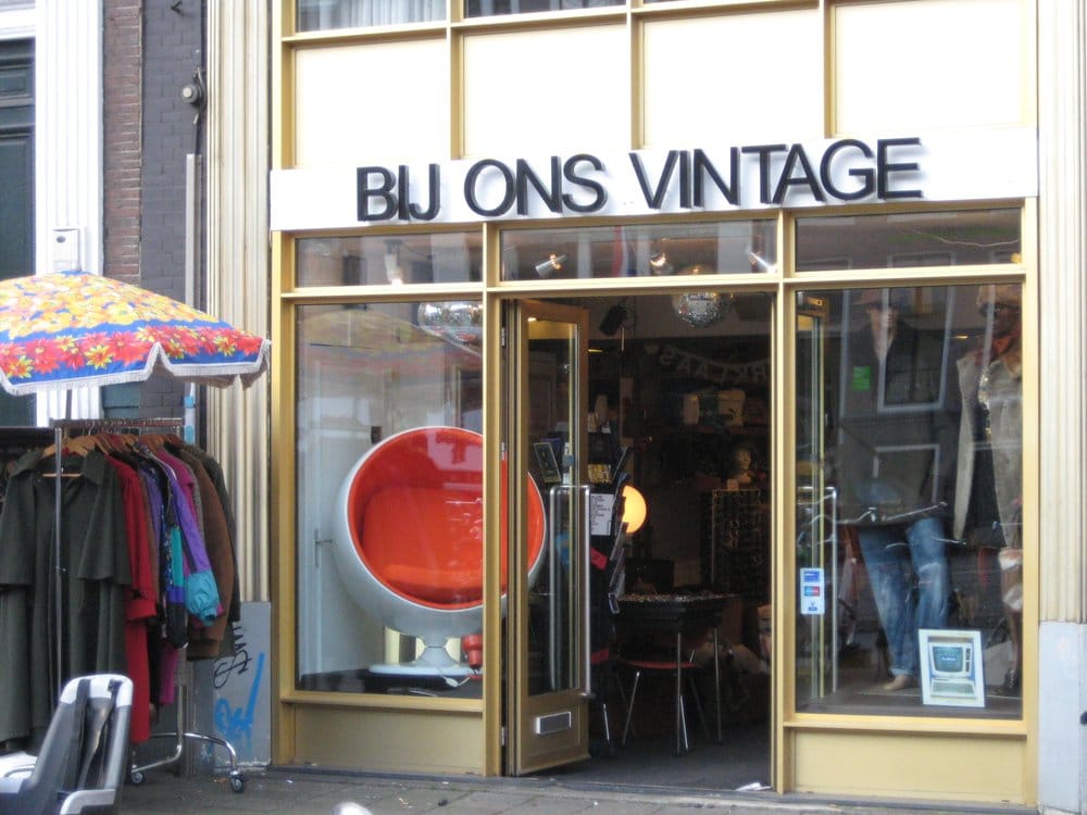 Bij Ons Vintage Thrift Stores Nieuwezijds Voorburgwal 150, Centrum
