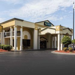 Quality Inn Suites 21 Photos 10 Reviews Hotels 138 Norman Photo Of Quality Inn Suites Mooresville Nc United States
