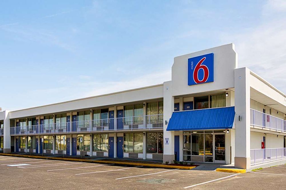Motel 6