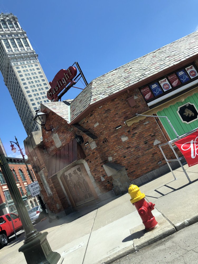 Nick's Gaslight Restaurant & Lounge