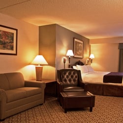 D Hotel And Suites 28 Photos 27 Reviews Hotels 1 Country Photo Of D Hotel And Suites Holyoke Ma United States