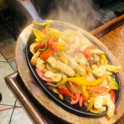 El Rey Del Mar Marisqueria 19 Photos Seafood 4320 University Photo Of El Rey Del Mar Marisqueria Huntsville Al United States Mix