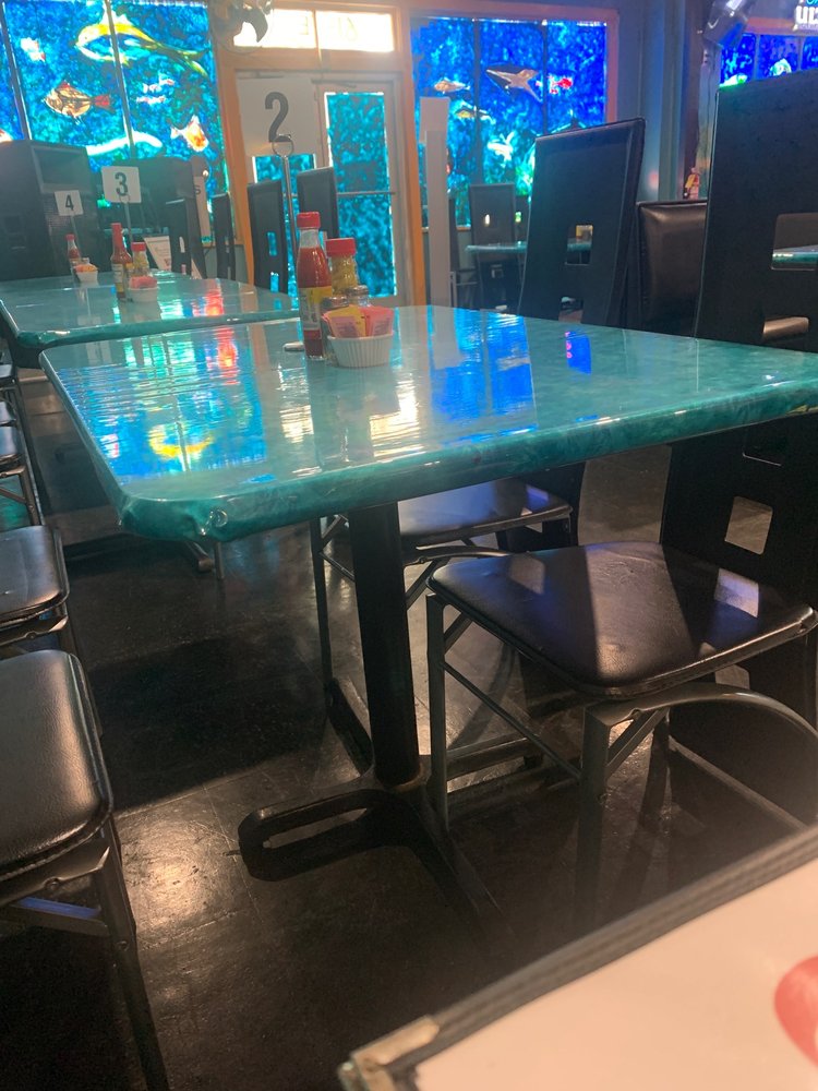 Cosmo’s Cuisine & Cocktails